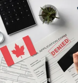 Канада урежет лимит разрешений на учебу на 50%